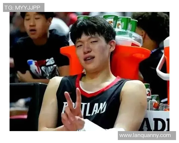 杨瀚森表现平平失误频繁夏联次战遭灰熊逆转开拓者无缘胜利